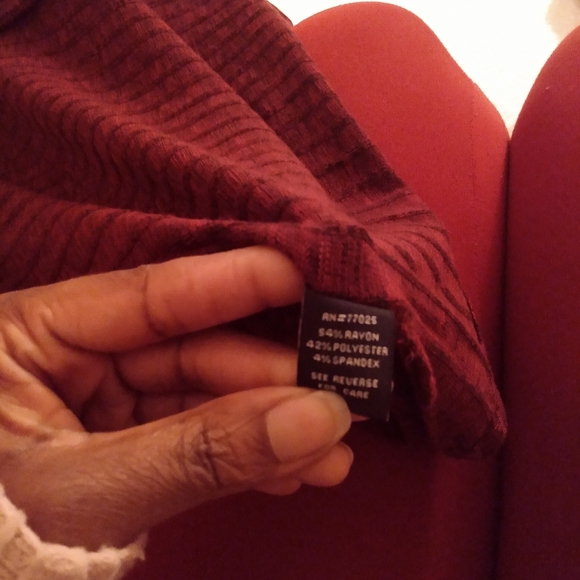 Serena Williams Red/Black Blend Full Cardigan - Picture 5 of 8